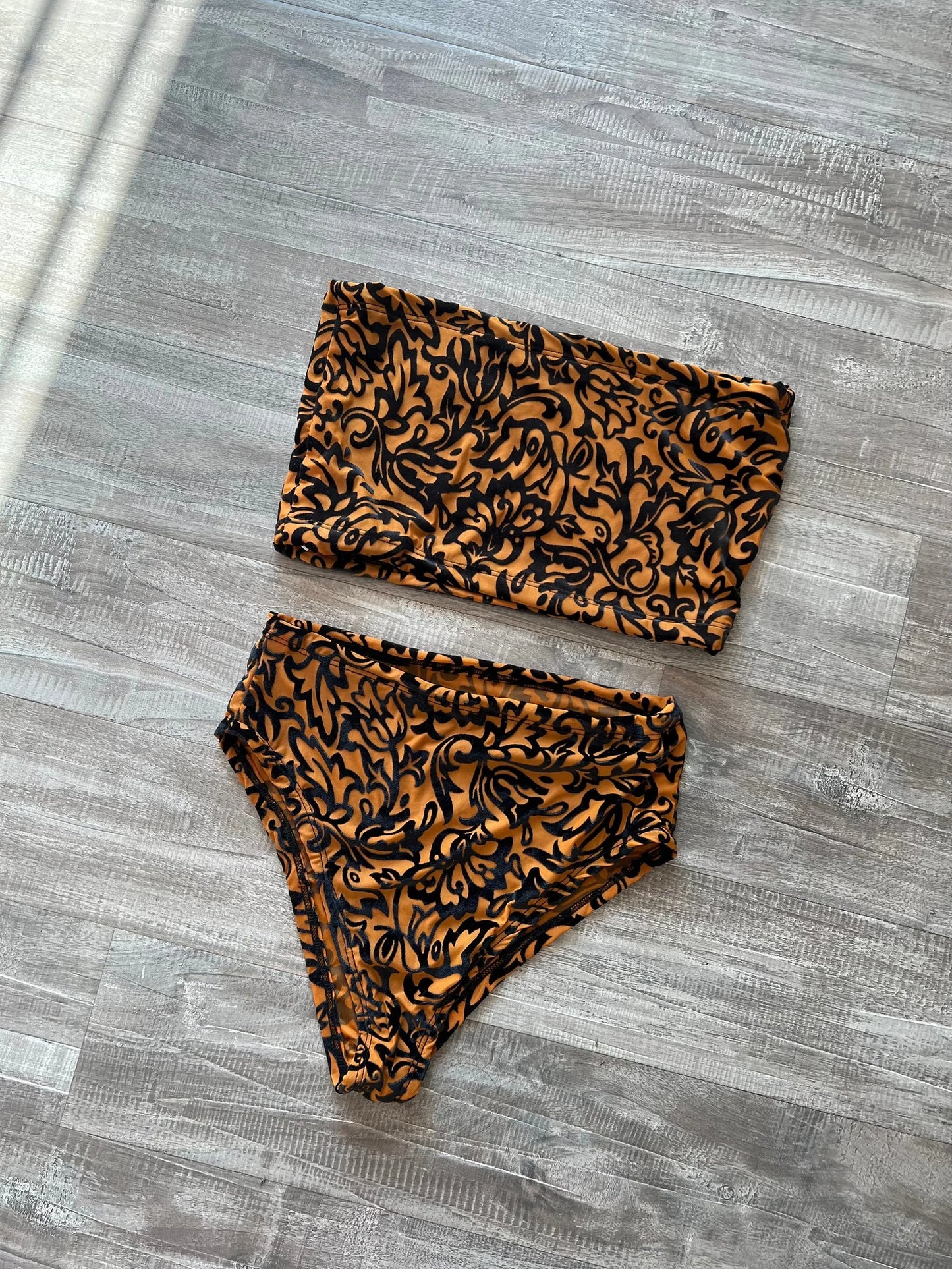 ANTIQUE PATTERN SHEER | VELVET SET