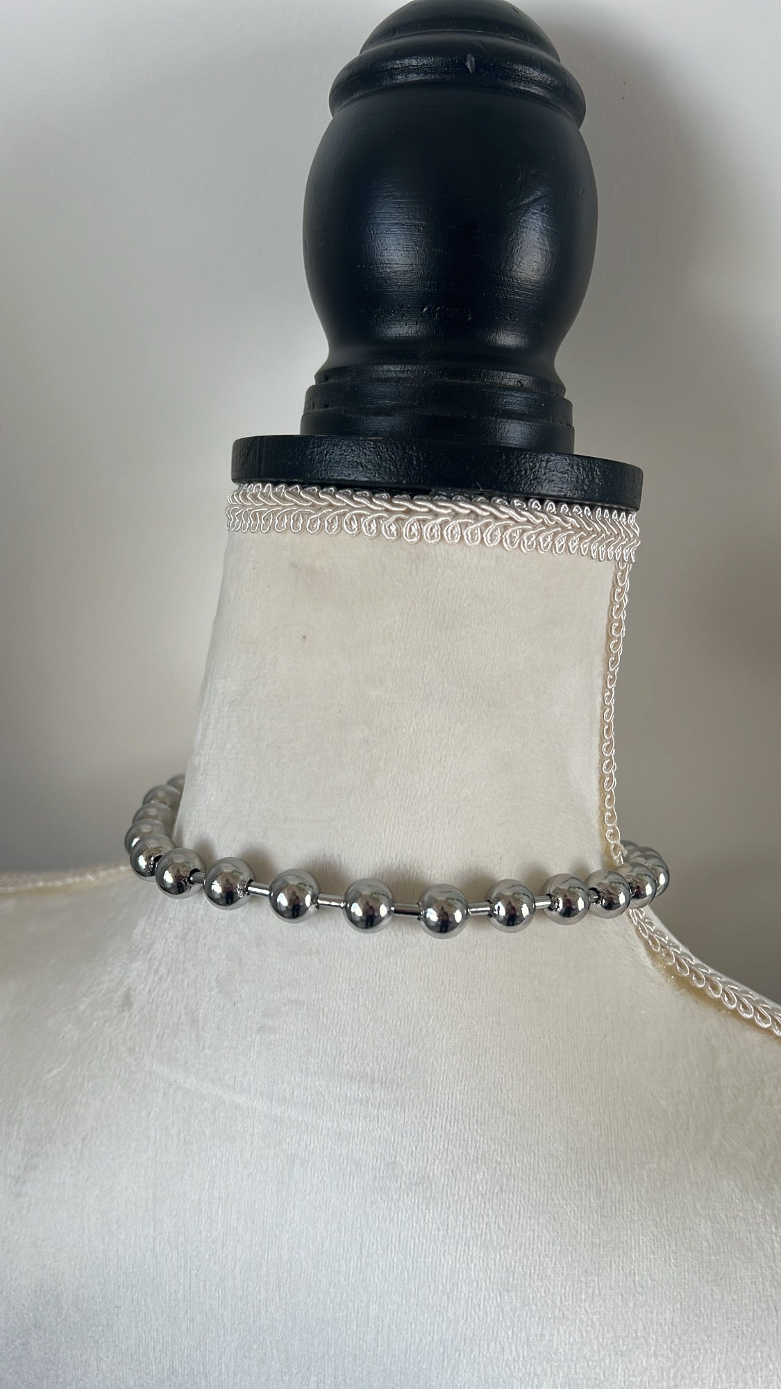 BALL CHAIN CHOKER