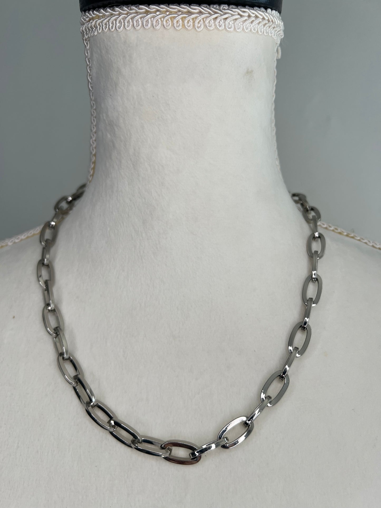 HAND POLISH STAINLESS STEEL OVAL CHAIN