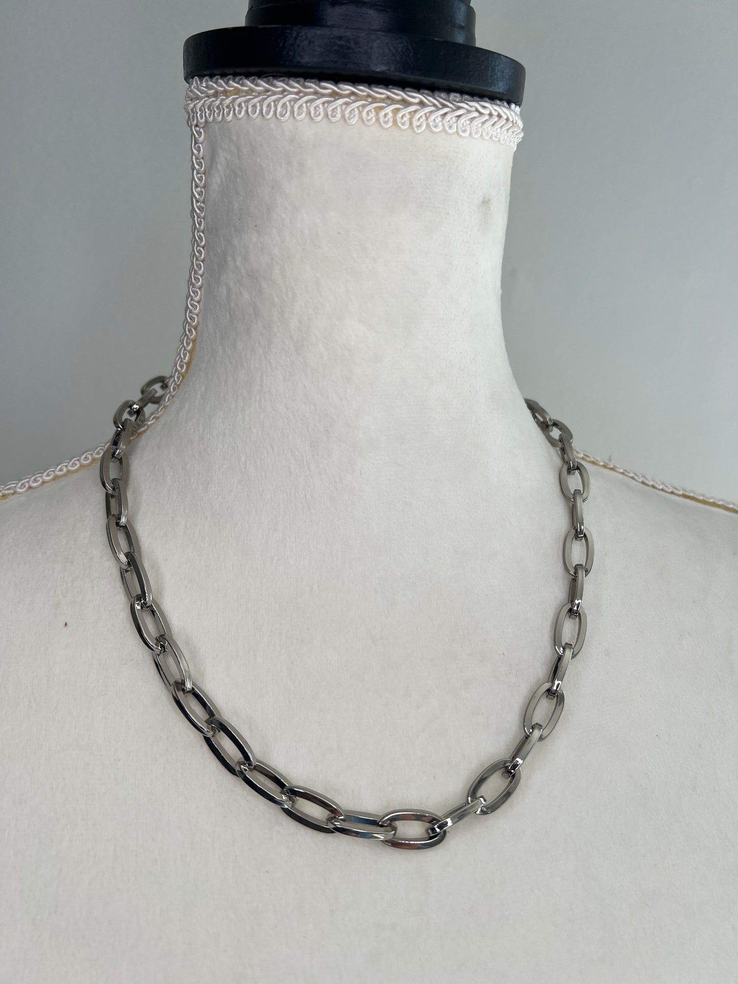 HAND POLISH STAINLESS STEEL OVAL CHAIN