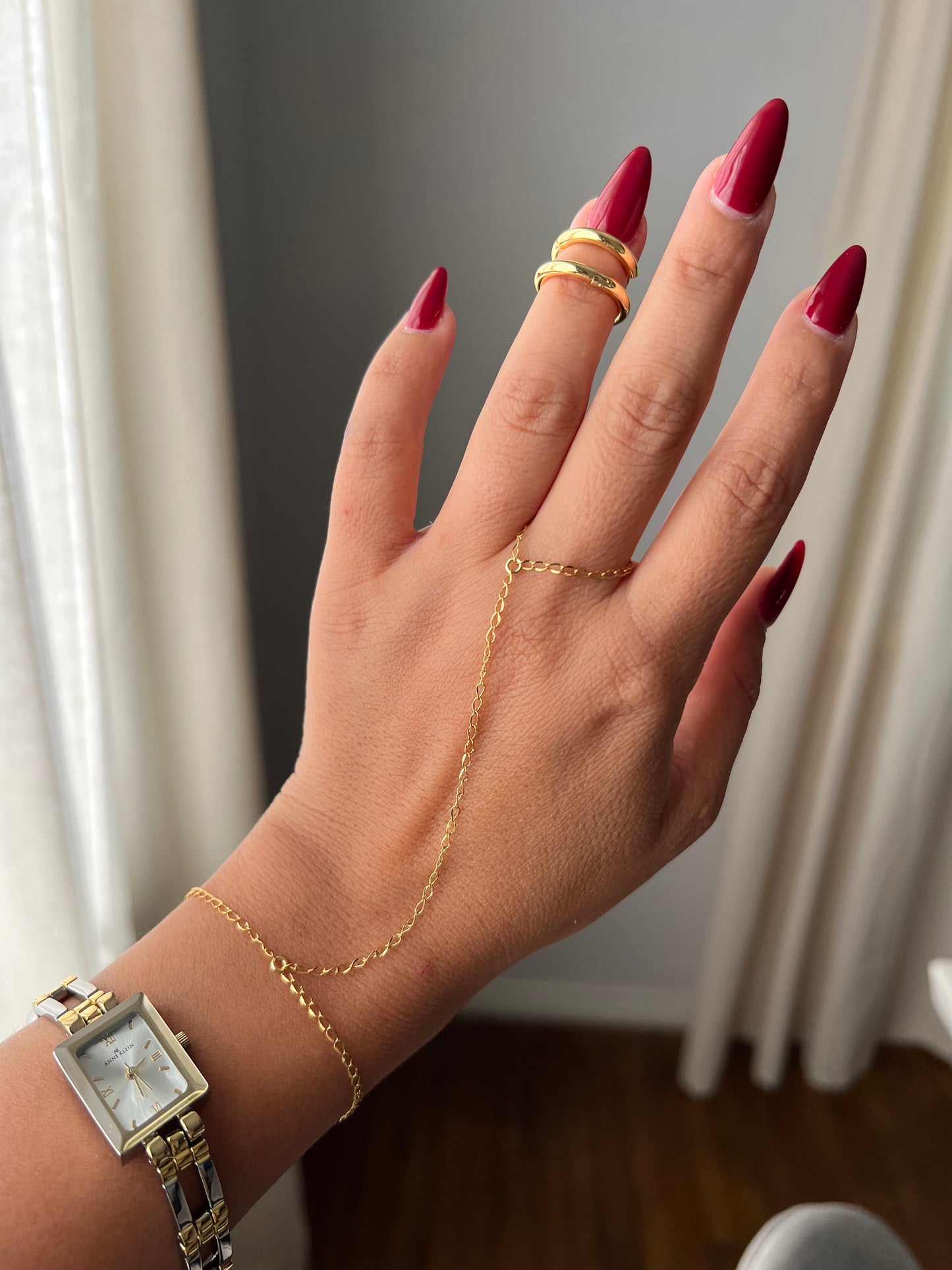 18K GOLD DAINTY HAND CHAIN