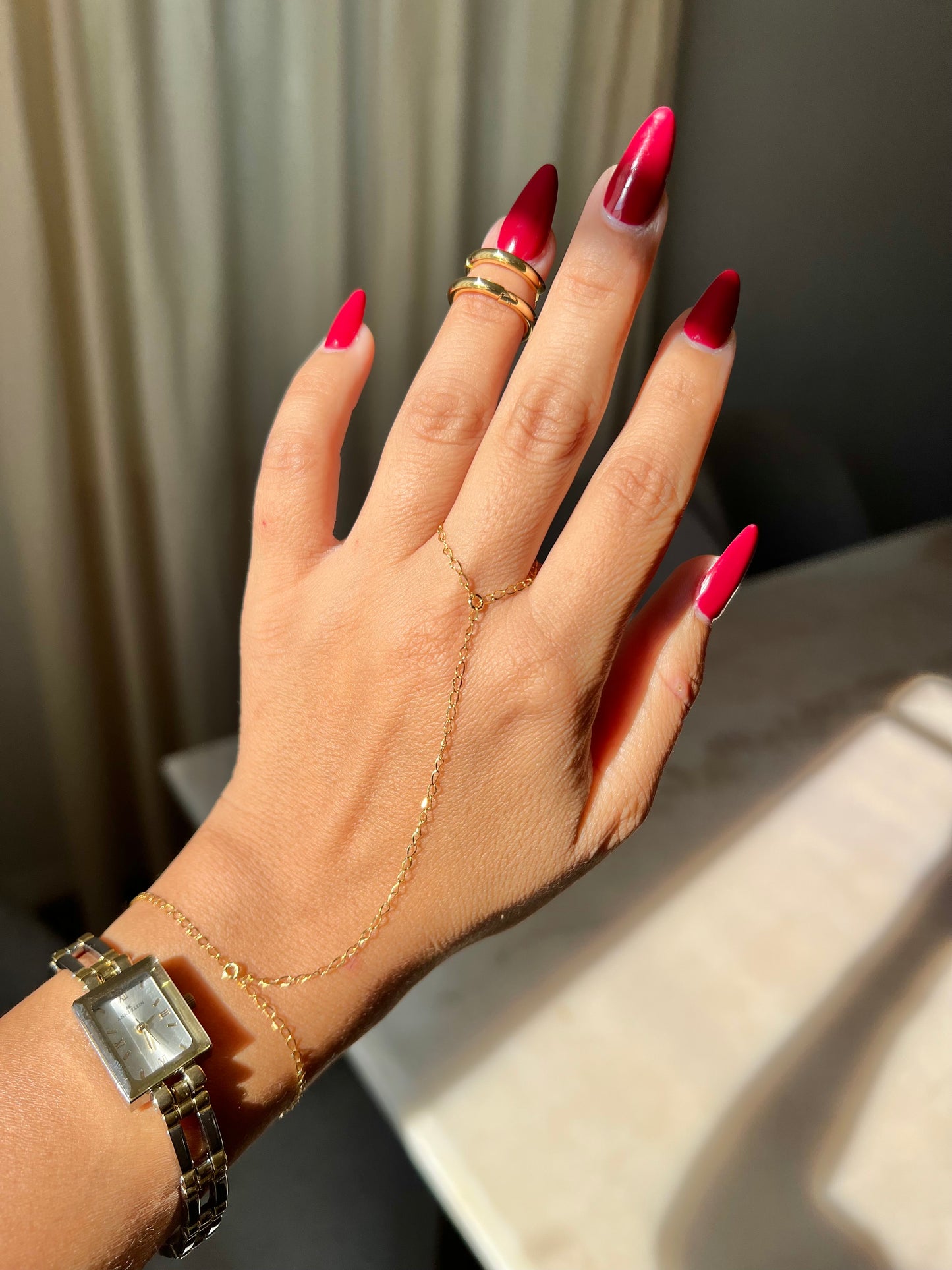 18K GOLD DAINTY HAND CHAIN