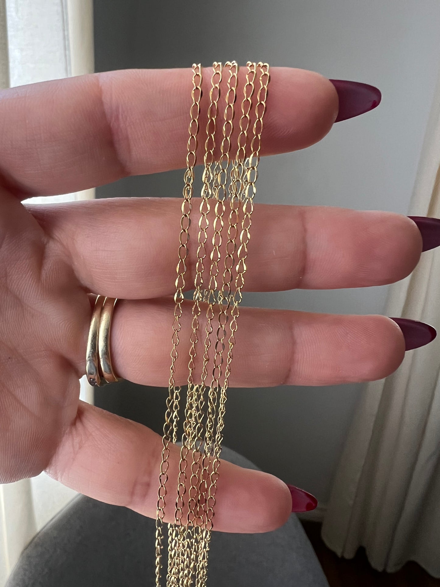 18K GOLD DAINTY HAND CHAIN