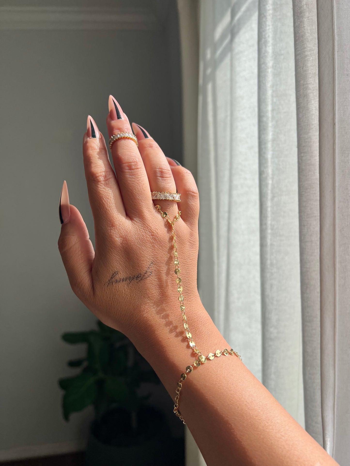 18K Gold Plated Disc Bracelet | Minimalist Stainless Steel Hand Chain