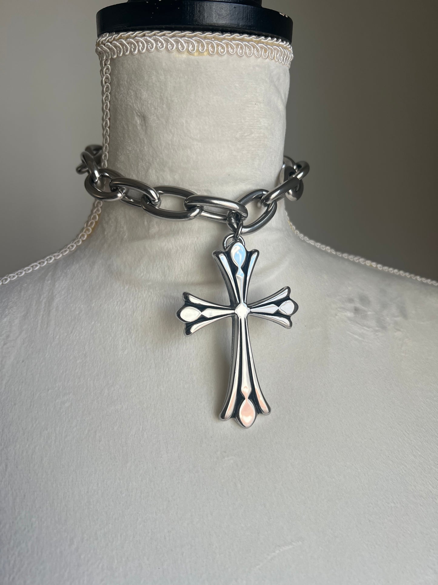 STAINLESS STEEL CHAIN CROSS CHOKER | HIGH POLISH GRUNGE NECKLACE