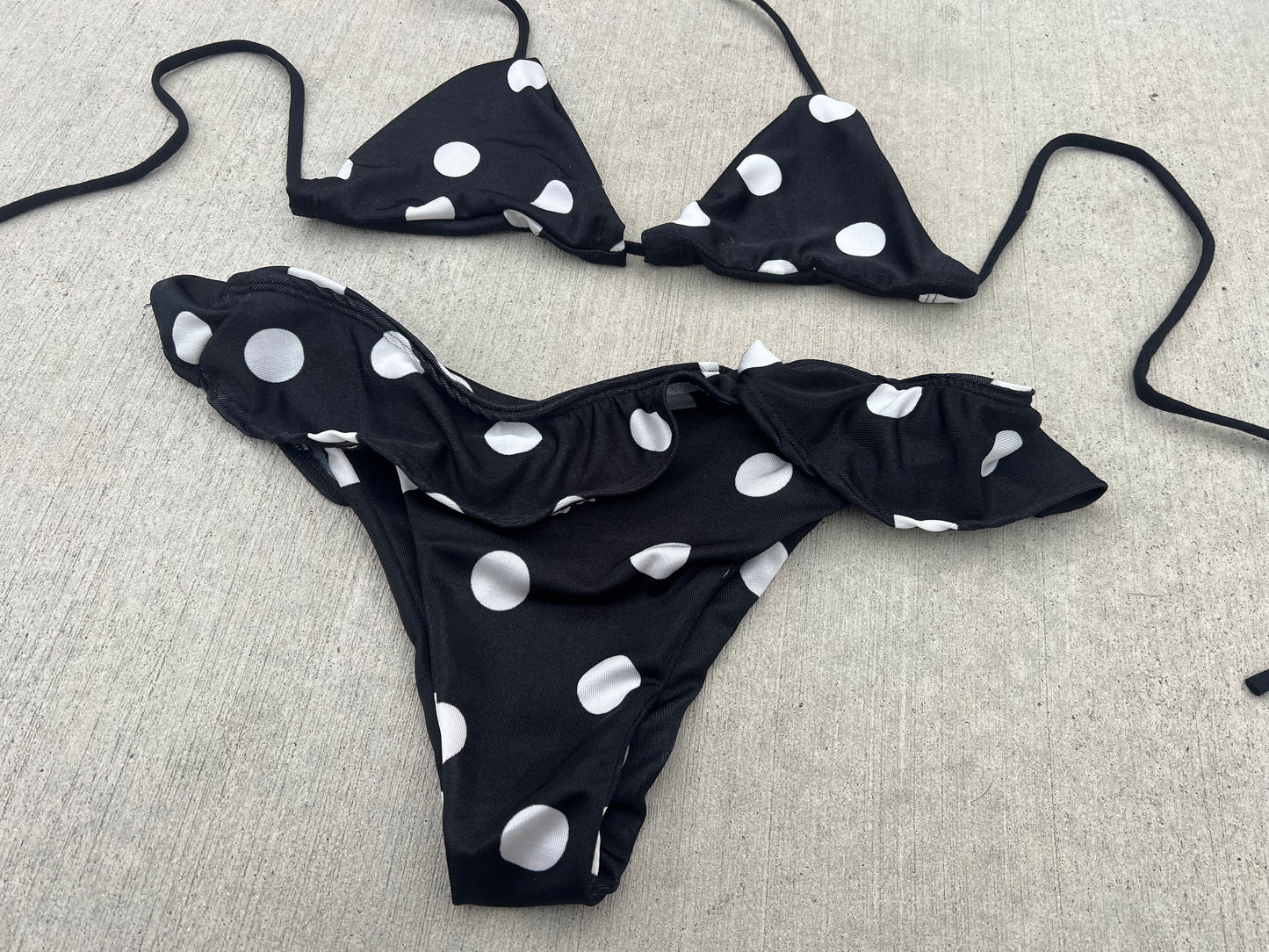 Low Rise Bikini Set / ruffle layered bottoms