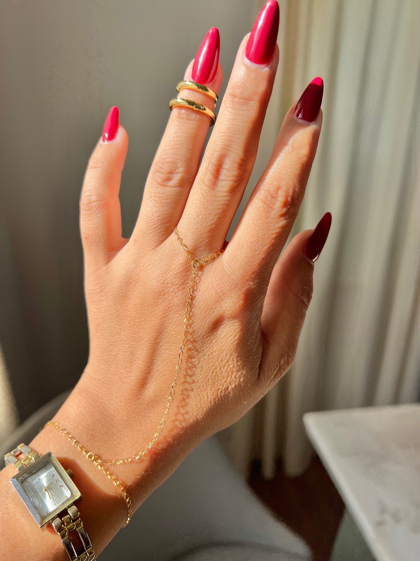 18K GOLD DAINTY HAND CHAIN