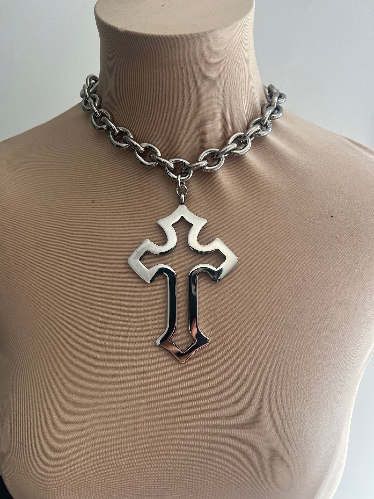 HIGH POLISHED LARGE CROSS STAINLESS STEEL CHOKER | NECKLACE