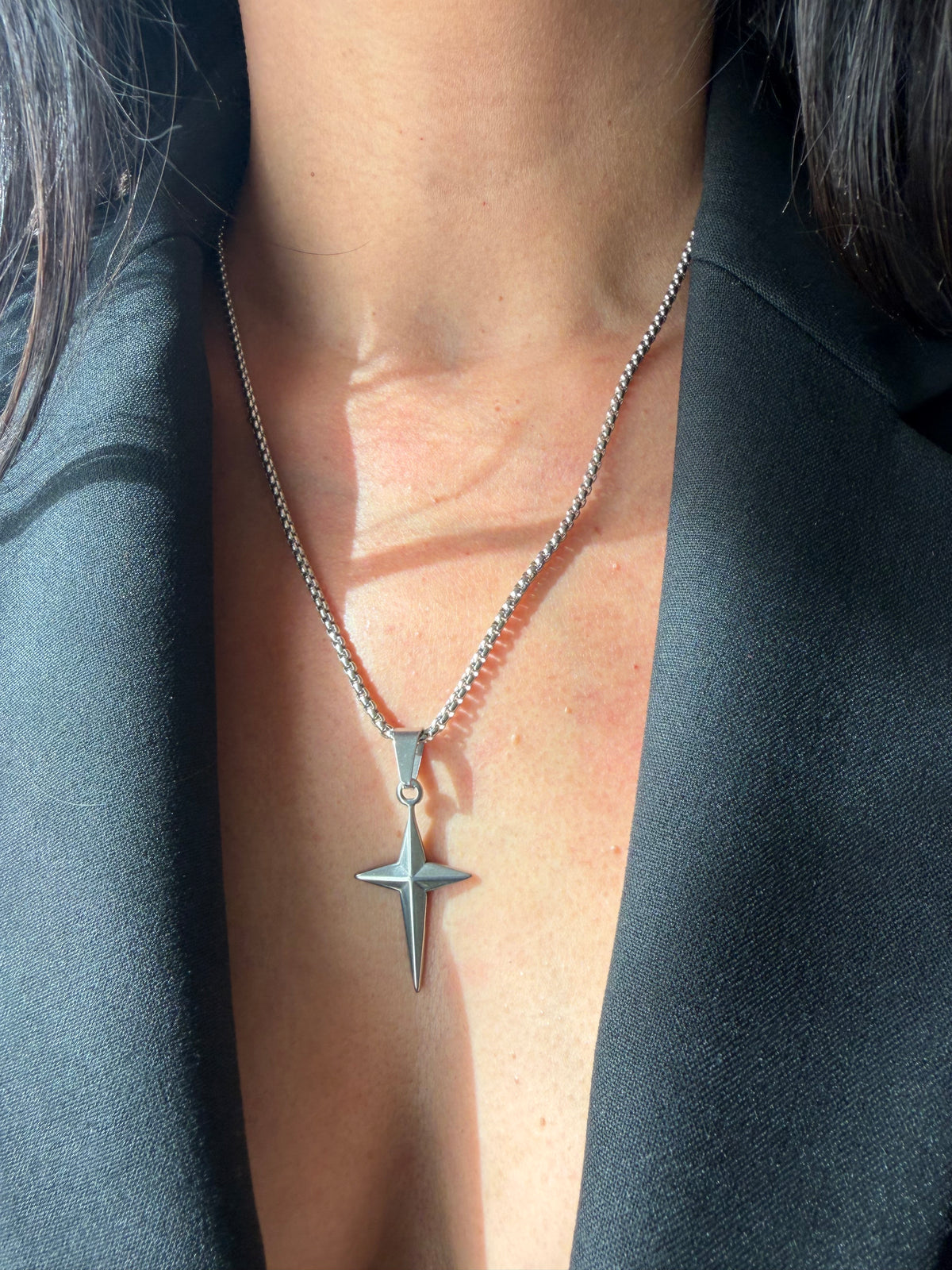DAGGER CROSS NECKLACE