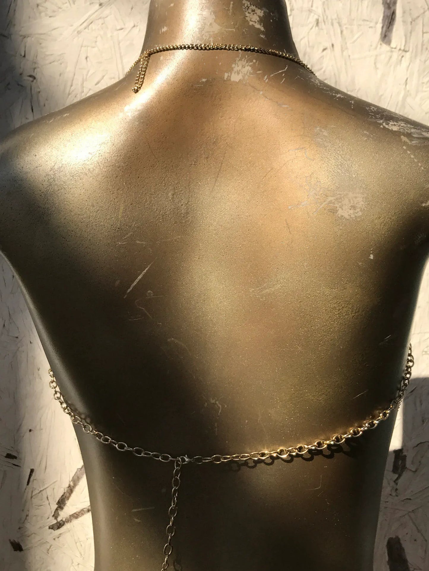 LAYERED STATEMENT BODY CHAIN