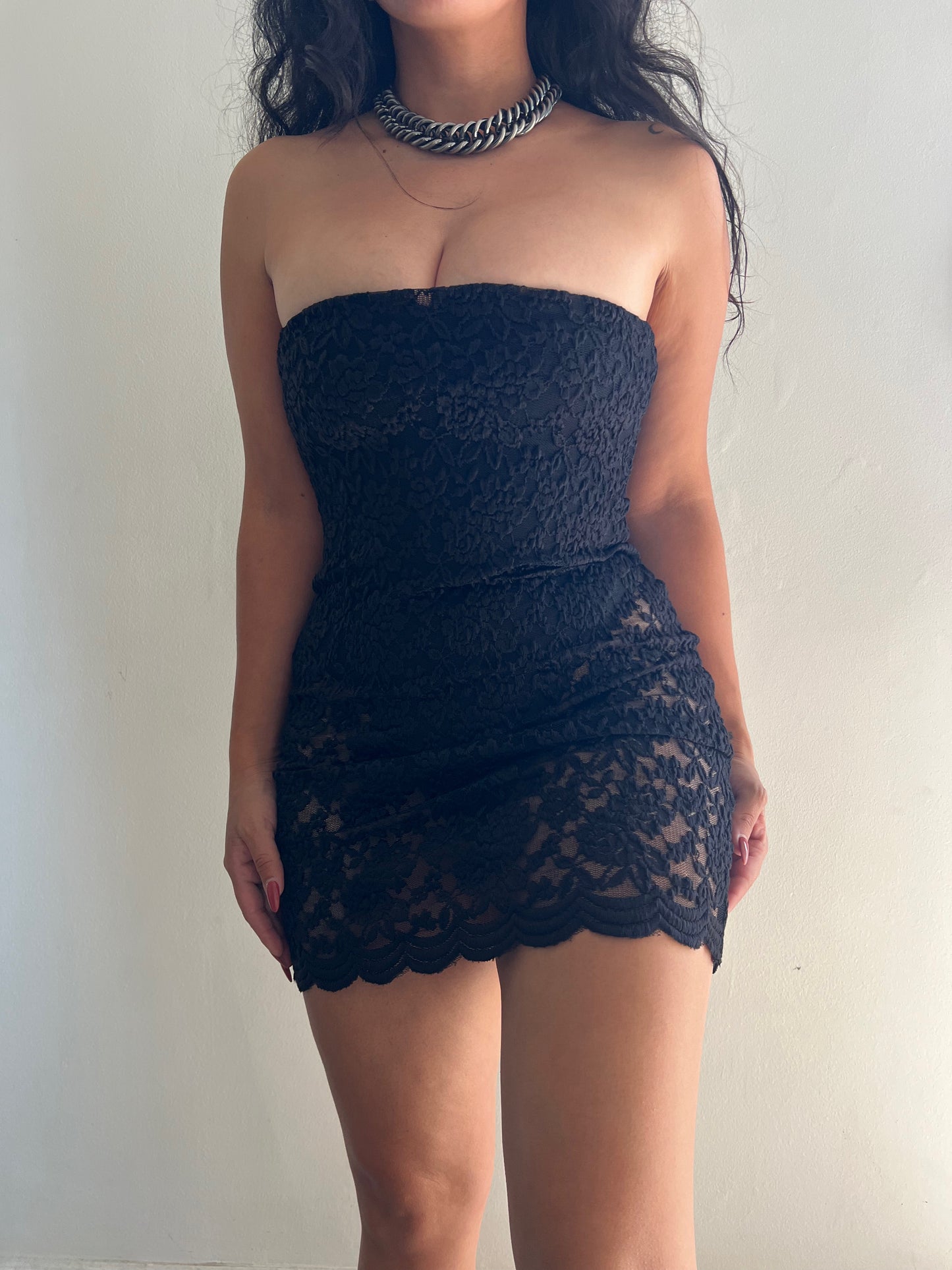 LACE STRAPLESS DRESS