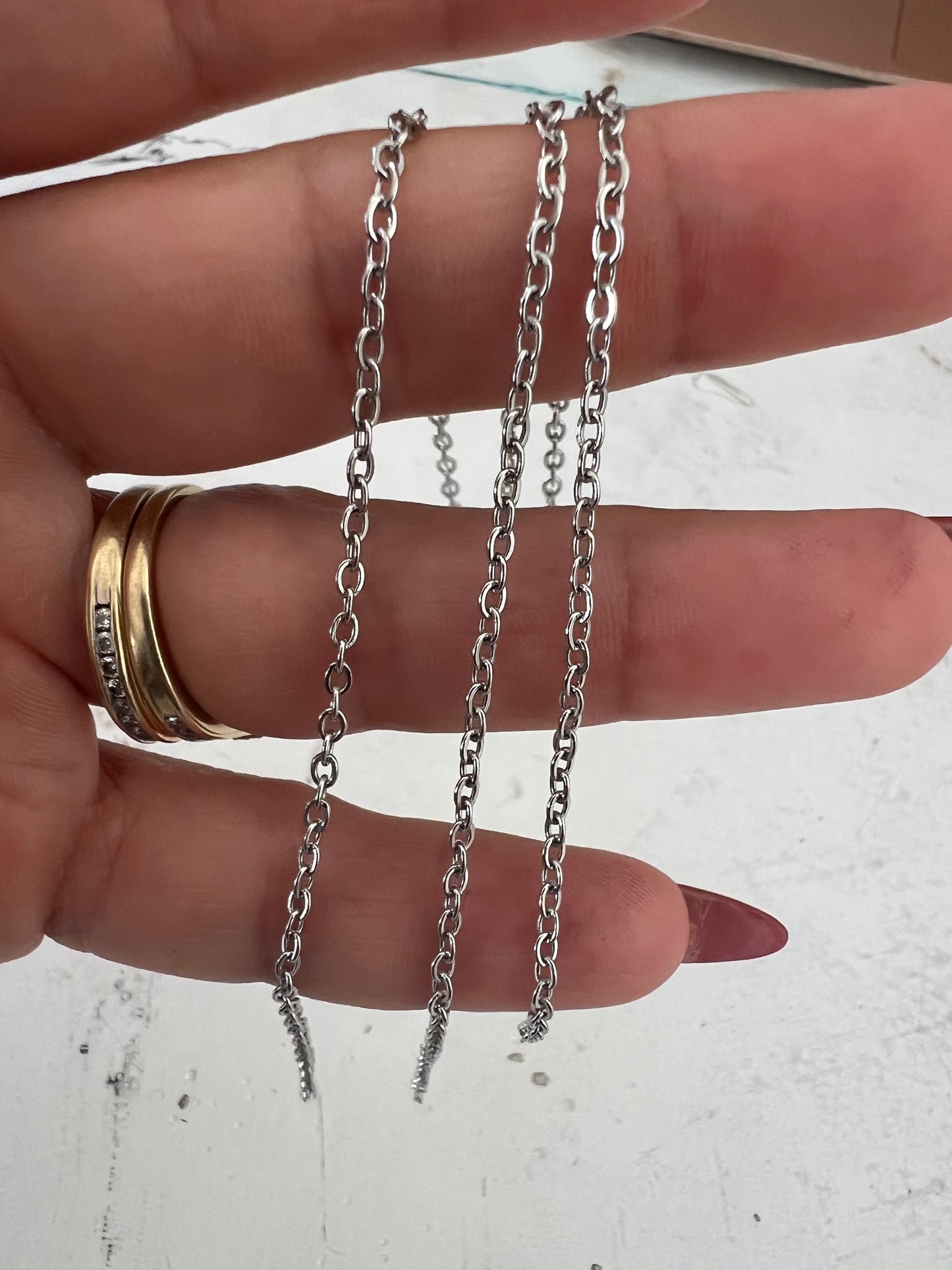 18K GOLD SIMPLE HAND CHAIN
