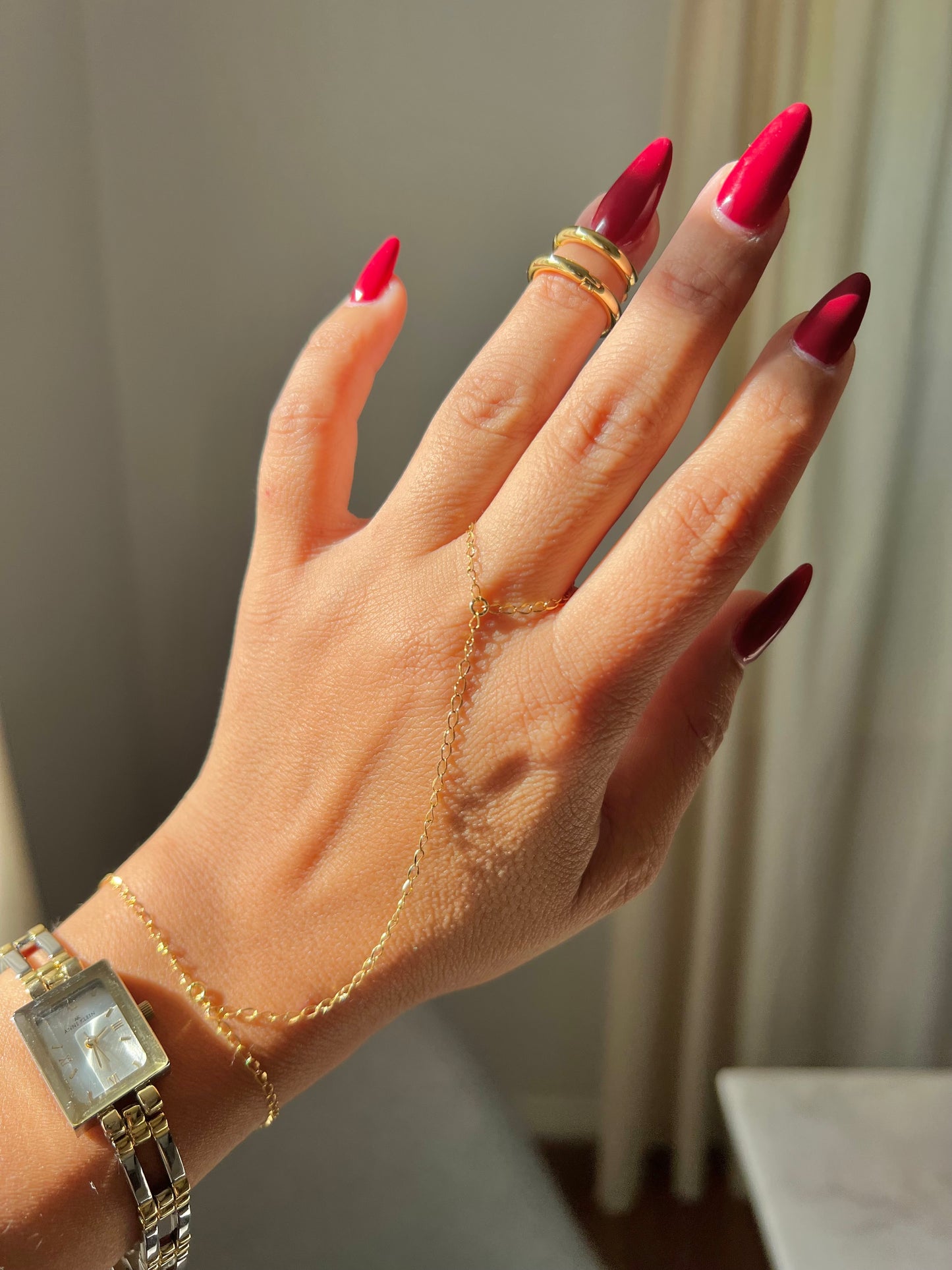 18K GOLD DAINTY HAND CHAIN