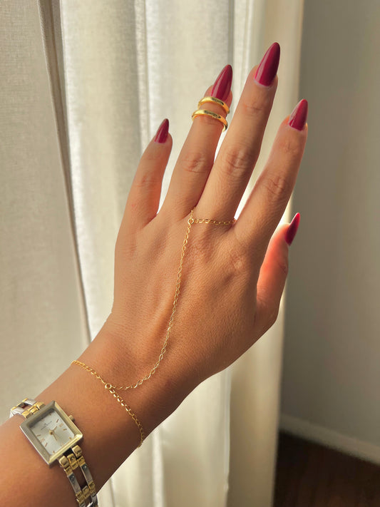 18K GOLD DAINTY HAND CHAIN
