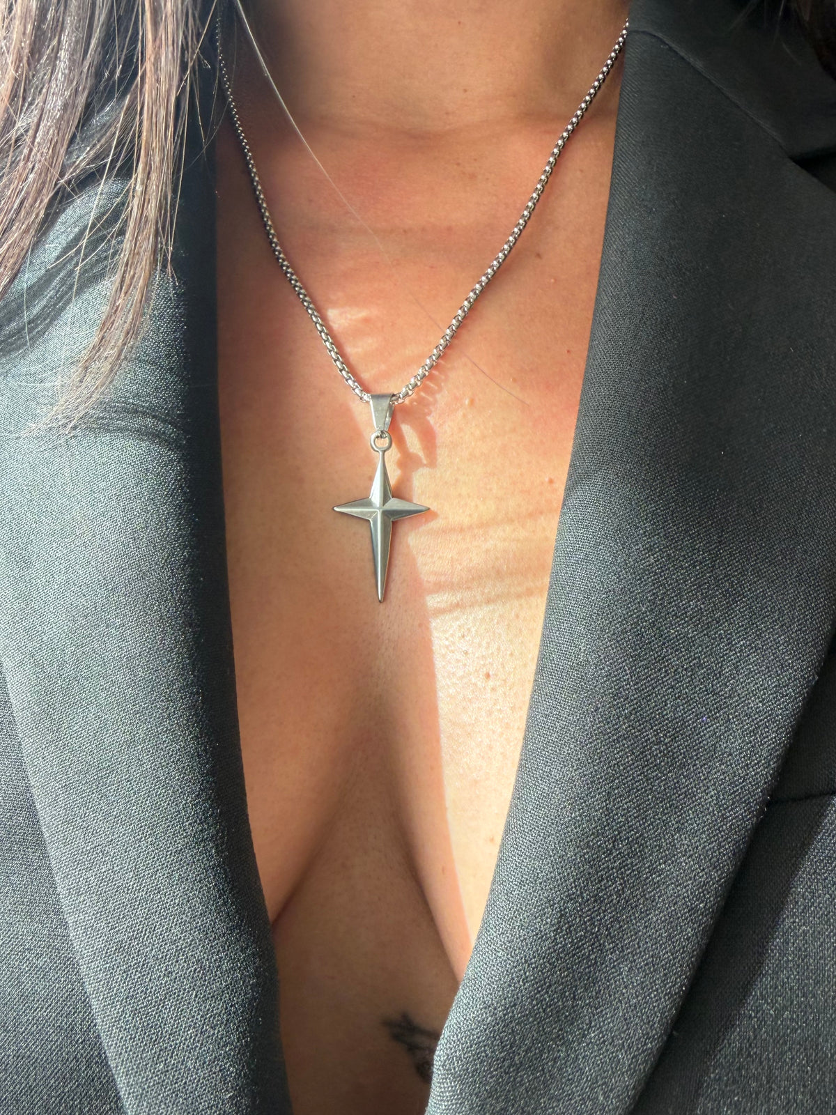 DAGGER CROSS NECKLACE
